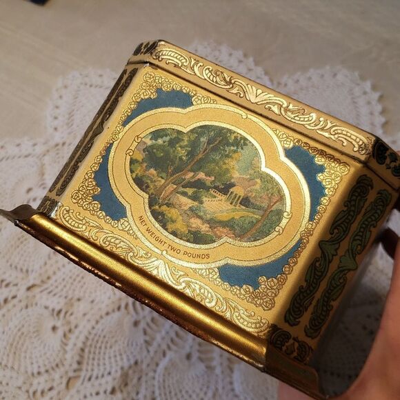 Vintage Metal Hinged Artstyle Chocolates Candy Box Tin w/ Victorian Scenes - Picture 4 of 14